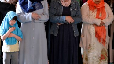 Can You Read Quran Without Hijab: Unveiling Truths